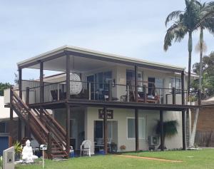 Sensational Waterfront Apartment