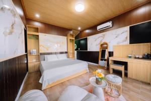 Lan Hạ Bay view homestay