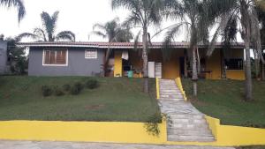 Chácara com 3 dormitórios