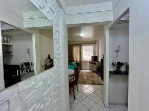 Apartamento confortável a 100 metros da praia de Balneário