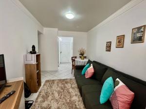 Apartamento confortável a 100 metros da praia de Balneário