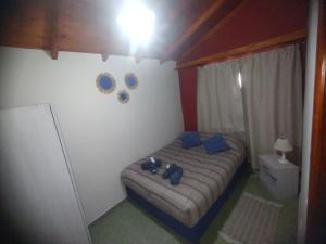 cabaña refugio junto al cerro