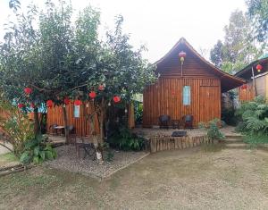 เฉินหลงเกสท์เฮ้าท์ บ้านรักไทย แม่ฮ่องสอน