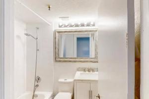 Palm Beach Condo 5 Mins to Beach Heated Pool