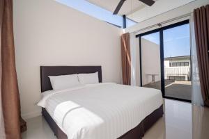 Laguna Parkside Residences by Banyan Living