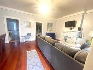 Heart of LA Koreatown bungalow 1bd 1bath