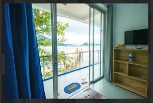 Taguilon Hidden Beach Cove Resort