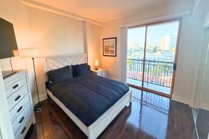 Super Quiet Apartment In Full Service Bldg near UCLA