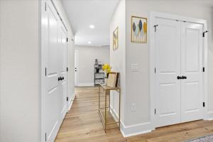 Beach Apt with Fire pit, boat parking and Grill