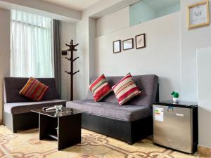 Cozy & Centric Apartment in great location!