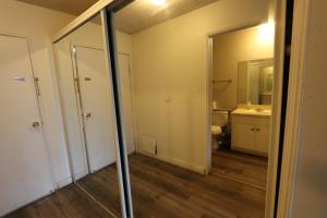 Private Apt with Queen bed in great neighborhood