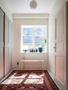 Large Waterfront House On Car-Free Ramsö