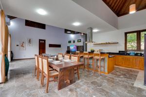 Spacious 3BR Villa Baulinyuan Jimbaran with Pool Table