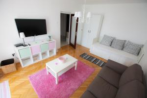 Butterfly Apartment 