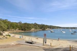 Little Manly Beachfront 1 Bed Sleeps 3