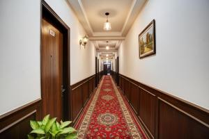 Hotel The MG Road Near Sikanderpur Metro