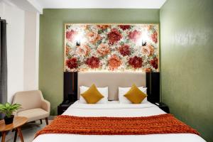 Hotel The MG Road Near Sikanderpur Metro