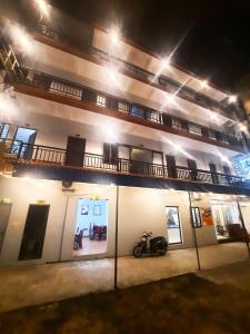 Napoli Hostel Cat Ba