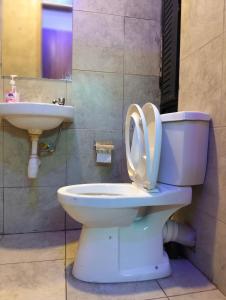 Dotty Reservations Studio Apartment