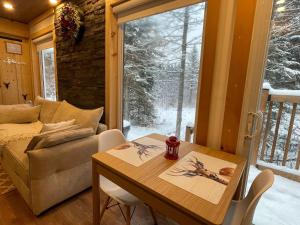 Spa & River view - Le Conteneur Cache