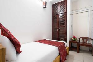 Collection O Dinh Dinh Hotel - Near Tan Son Nhat Airport