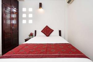 Collection O Dinh Dinh Hotel - Near Tan Son Nhat Airport