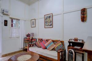 Midhill Cottage by Palette with Lawn, Shillong
