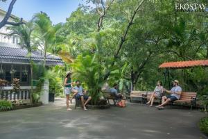 EKOSTAY - Fern Wood Villa