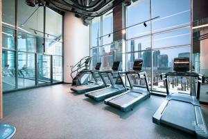 Waves - Chic Business Bay 1BR - Bright and Modern