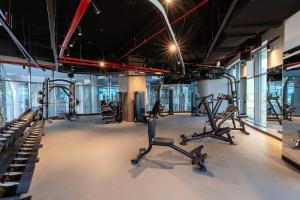 Waves - Chic Business Bay 1BR - Bright and Modern