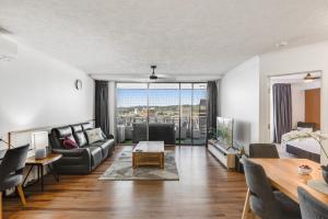 Stylish CBD Escape, Walk to Cafes and Shops!