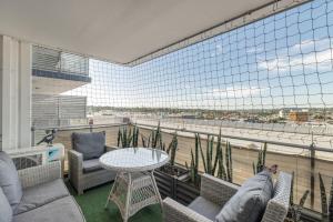 Stylish CBD Escape, Walk to Cafes and Shops!