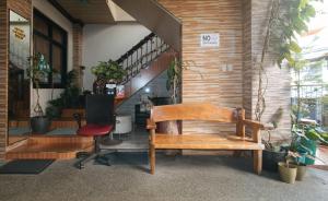 RedDoorz Hostel @ Faes Transient House