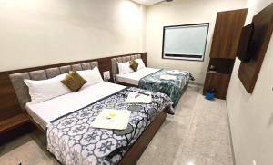 Hotel Babylon Elegance near krishna janam bhoomi