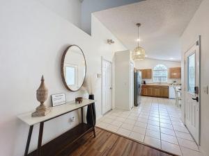 Incredible 4 bed Pool Spa Home, Minutes to Disney villa