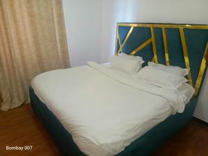 Beautiful modern retreat residencies with swimming pool ,fully equipped gym and amazing breathtaking city views