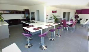 Villa south facing private pool seaview