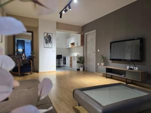 Cozy Skopje Center Apartment - free parking garage
