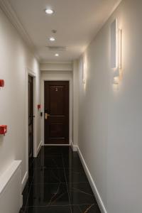 Chic Studio Auto Check-In, 15 Min to Central