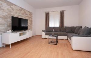 Nice Home In Pridraga