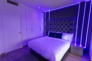 Oceans Apartment in Radissons Blu Tower Block by First Private Stays