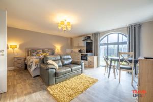 Homestead Hillsborough By Travel Lets Short Term Rental Agency Hillsborough Featuring Apartments, Deluxe Double Suites & Triple Ensuite Rooms