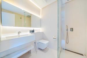 Modern Studio with Skyline Views in Dubai Marina