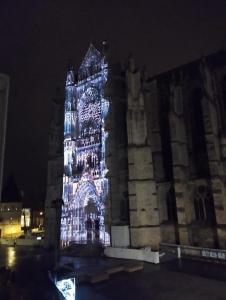 Lovely appartement Vue cathédrale, Hyper centre, proche Aéroport et Gare SNCF