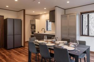 Spica 83 - Spacious comfort for 8