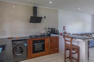 Yvons Tropical Villa