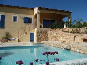 LOlivade Large villa with heated swimming pool