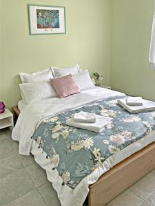 LOlivade Large villa with heated swimming pool