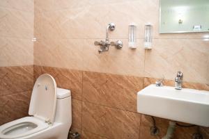 Aarya Wellness & Hostel