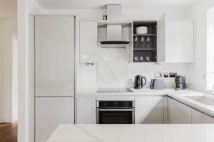 Blueground Whitechapel nr shops bars dining LON-568